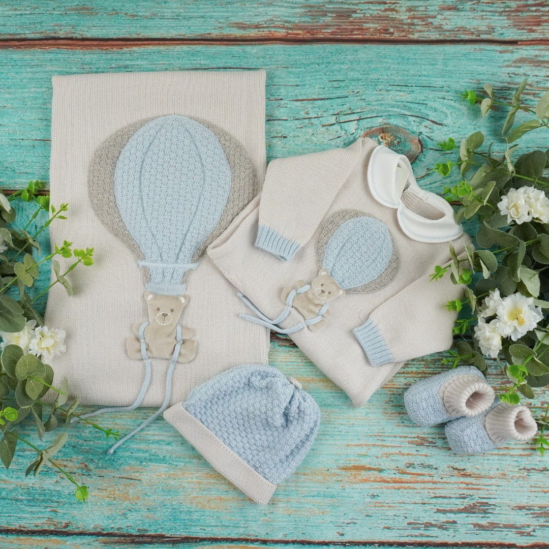 IB53 - Cappellino con bottoncino