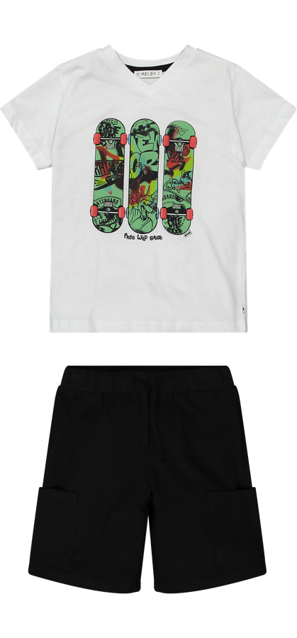 Completo t-shirt e pantaloncino.